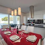 Vila In With Swimming Pool