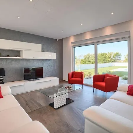 In With Swimming Pool Villa