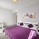 In With Swimming Pool Villa Pola